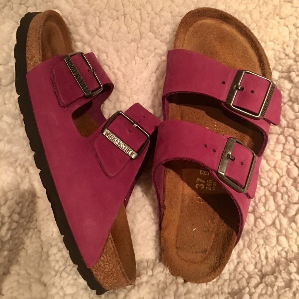 Near new purple suede Arizona Birkenstocks! 37🙌💜